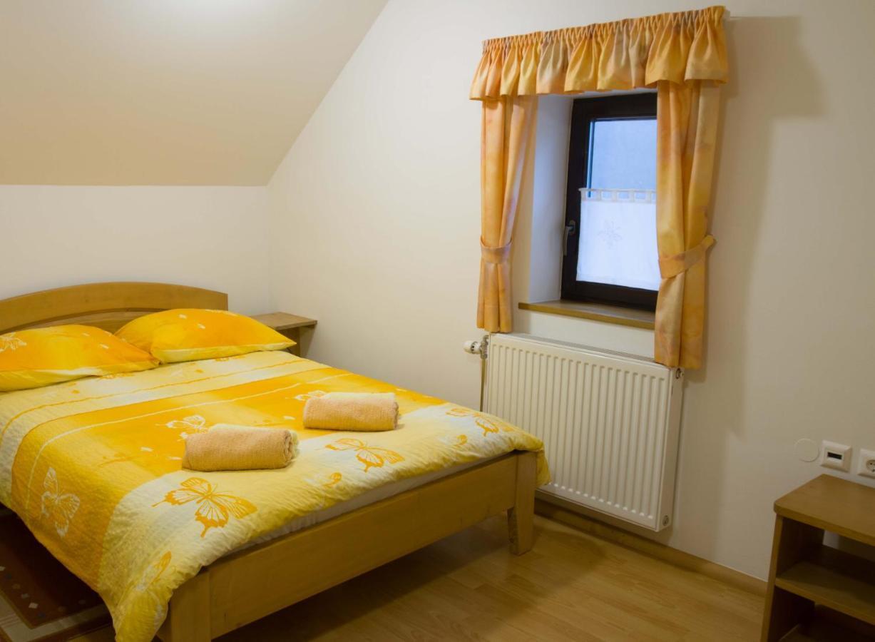 Apartments Pri Marjetki ツェルクノ エクステリア 写真
