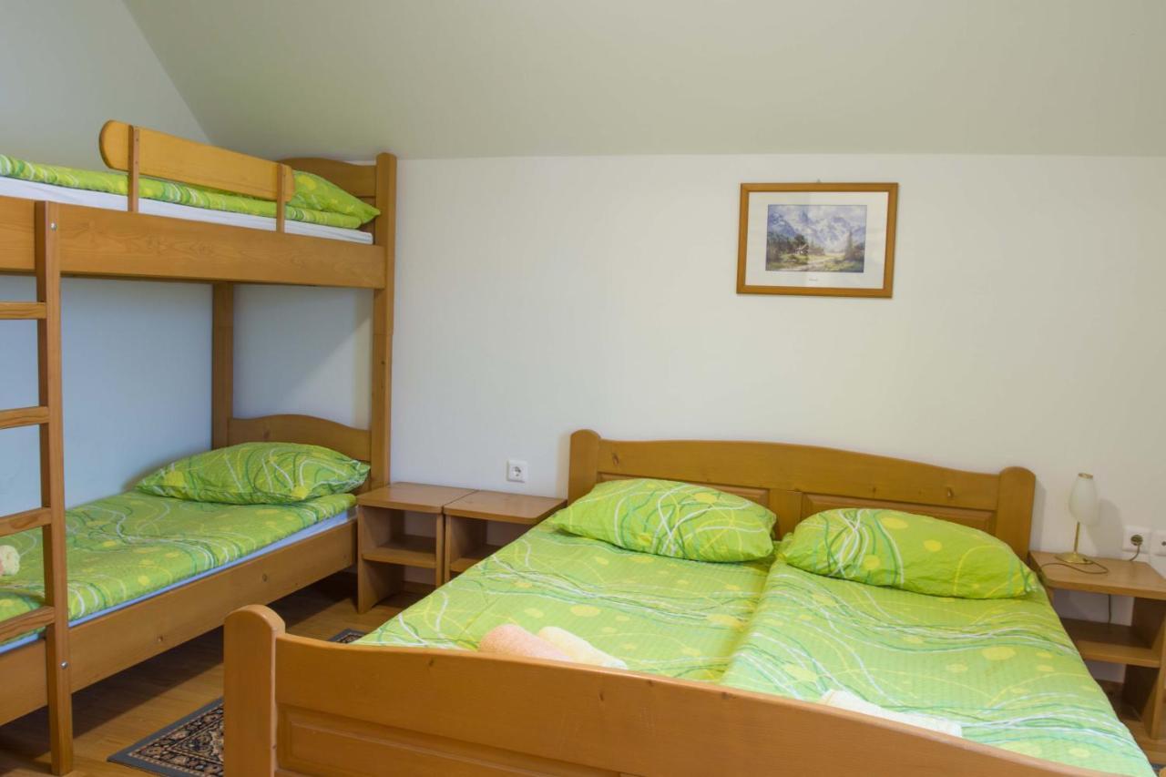 Apartments Pri Marjetki ツェルクノ エクステリア 写真