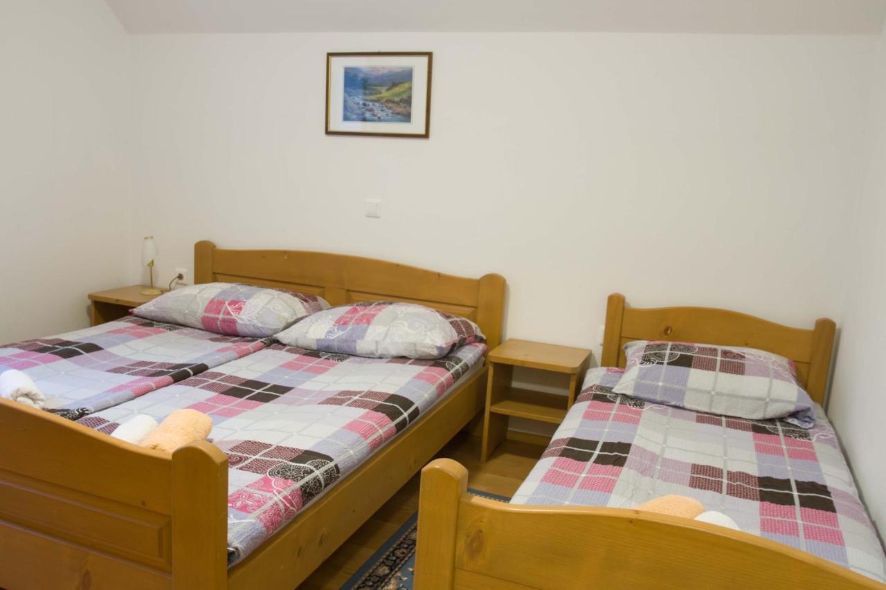 Apartments Pri Marjetki ツェルクノ エクステリア 写真